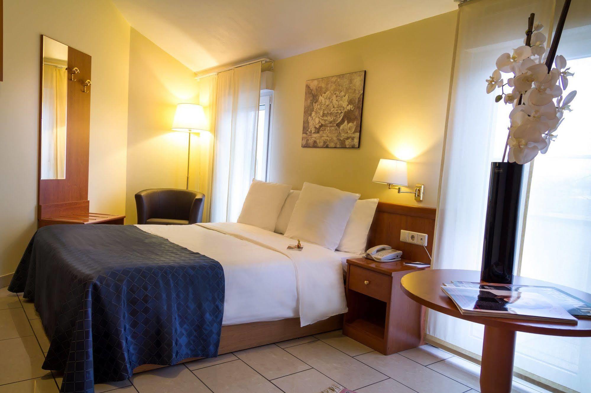 Western Grand Victor Hugo Luxembourg